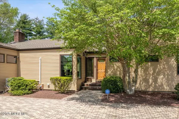 Manalapan, NJ 07726,166 Oakland Mills Road