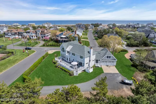 Monmouth Beach, NJ 07750,60 River Avenue