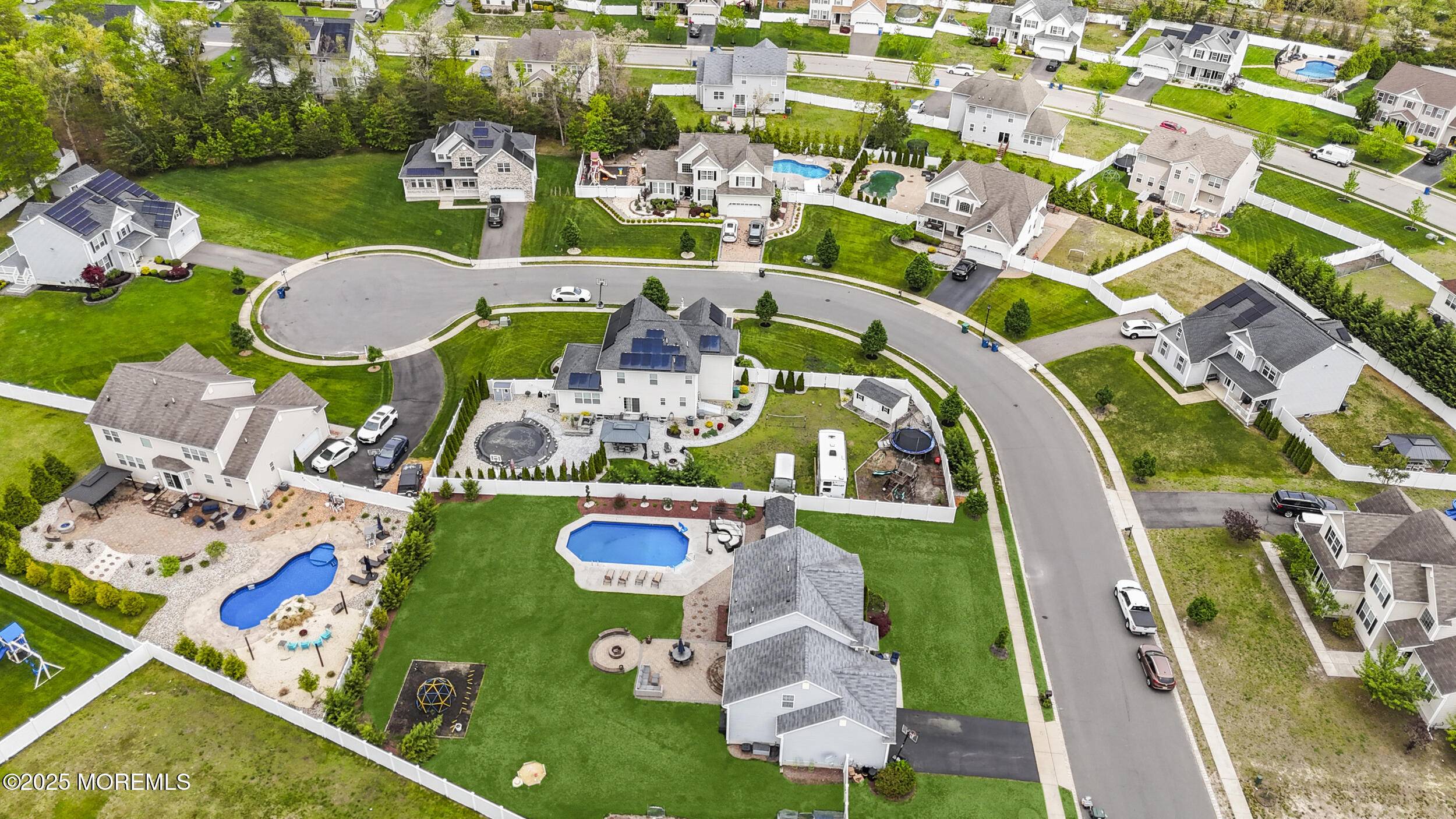 Jackson, NJ 08527,19 Aristocrat Way