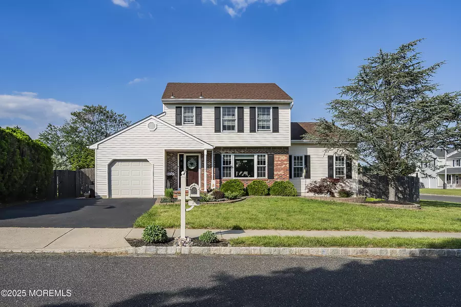 7 Albatross Drive, Howell, NJ 07731