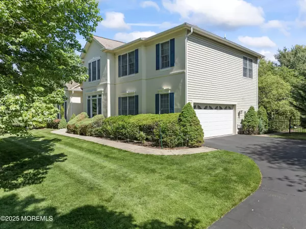 Holmdel, NJ 07733,1 Camellia Court