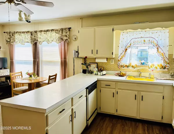 Toms River, NJ 08757,78 Fort De France Avenue