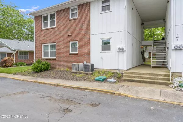 Lakewood, NJ 08701,41 Cambridge Court