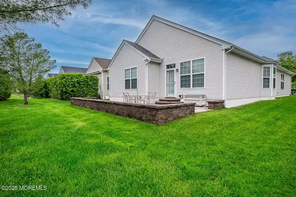 Jackson, NJ 08527,16 Kingston Drive