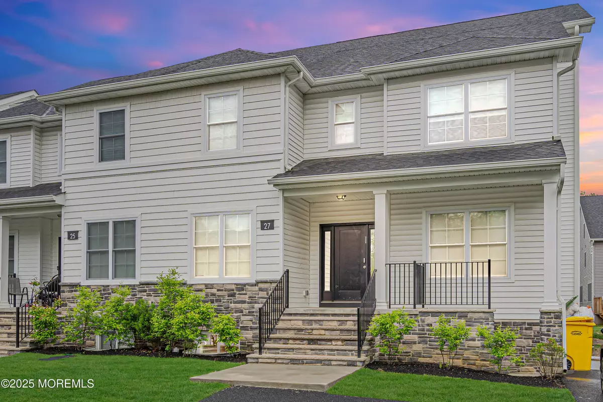 Lakewood, NJ 08701,27 Holden Square