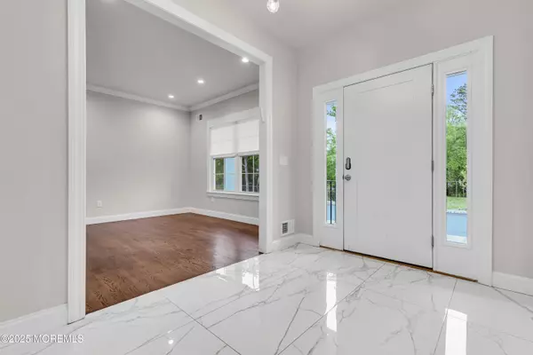 Lakewood, NJ 08701,27 Holden Square