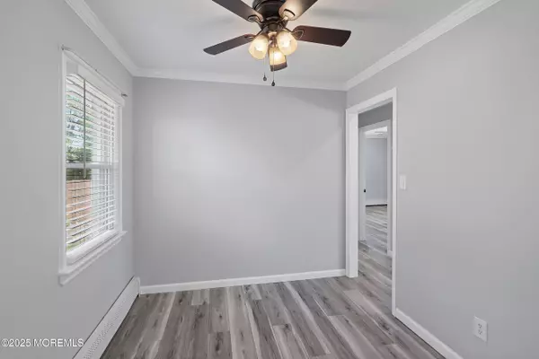 Toms River, NJ 08753,918 Briar Avenue