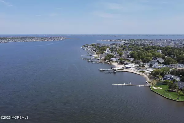 Toms River, NJ 08753,224 Kettle Creek Road
