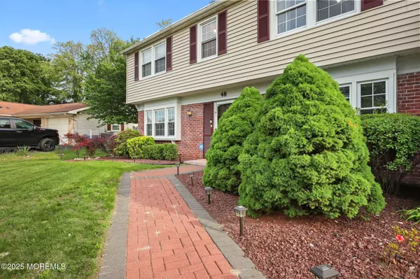 Aberdeen, NJ 07747,48 Cambridge Drive