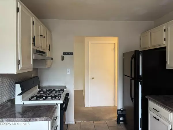 Howell, NJ 07731,22 Chinkaberry Court