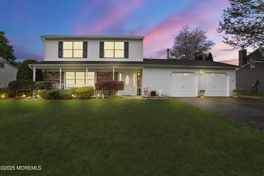 31 Starlight Road, Howell, NJ 07731