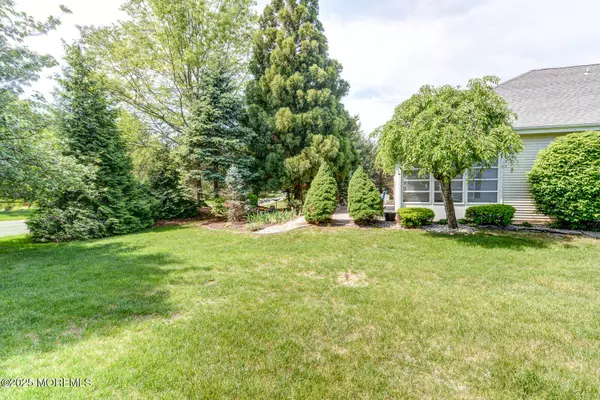 Lakewood, NJ 08701,18 Quicksilver Court