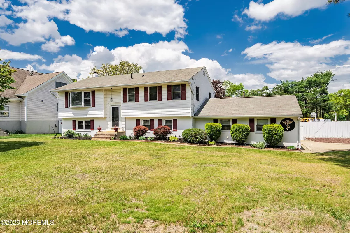 Bayville, NJ 08721,570 Forest Hills Parkway