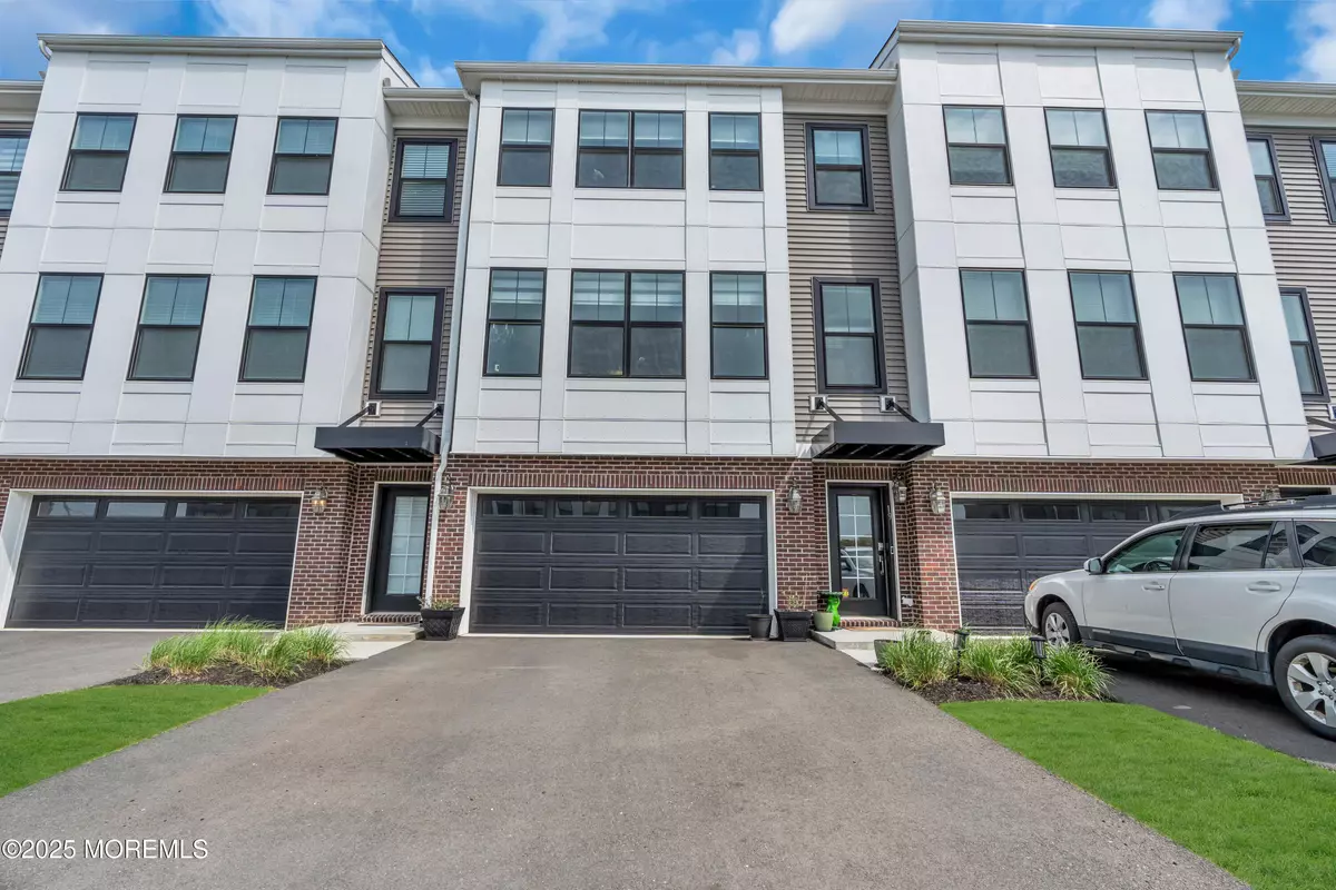 Tinton Falls, NJ 07724,19 Kelly Way