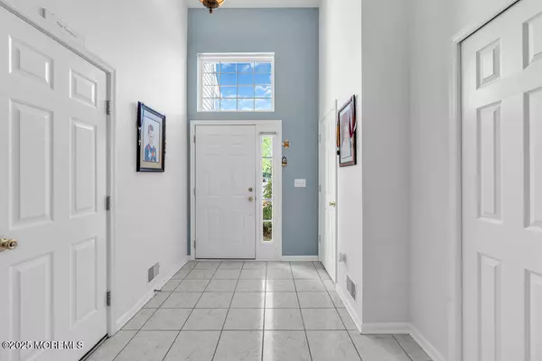Laurence Harbor, NJ 08879,10 Chimney Court