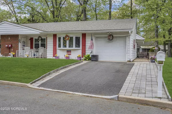 Whiting, NJ 08759,2 Oregon Drive #A