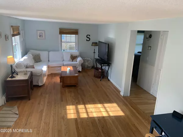 Monmouth Beach, NJ 07750,30 Borden Street