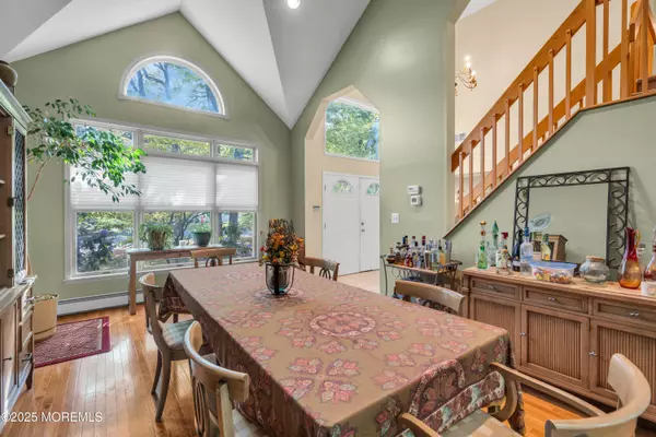 Manalapan, NJ 07726,2 Wendi Way