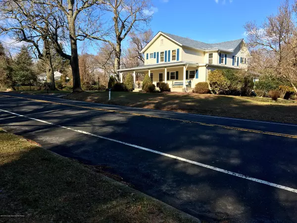 Holmdel, NJ 07733,71 Main Street
