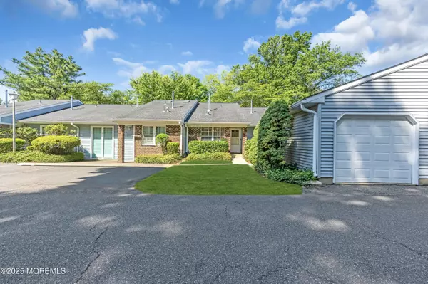 Red Bank, NJ 07701,48 Privet Place #47