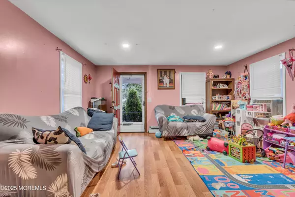 Freehold, NJ 07728,25 Union Avenue