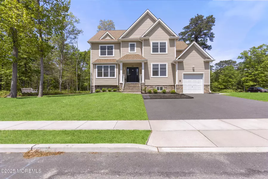 340 Mercer Avenue, Lakewood, NJ 08701