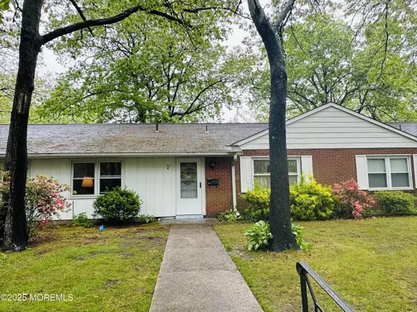 Lakewood, NJ 08701,90 Buckingham Drive