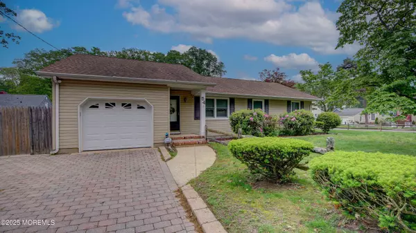 Eatontown, NJ 07724,54 Paul Avenue