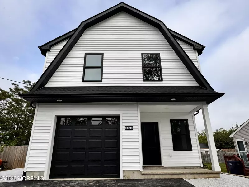 1006 Halliard Avenue, Beachwood, NJ 08722