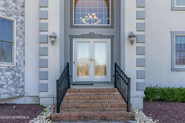 Manalapan, NJ 07726,2 Chestnut Hill Drive