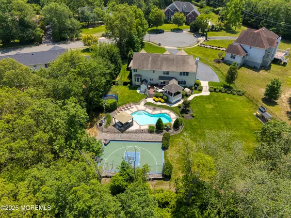 Toms River, NJ 08755,529 Woodview Road