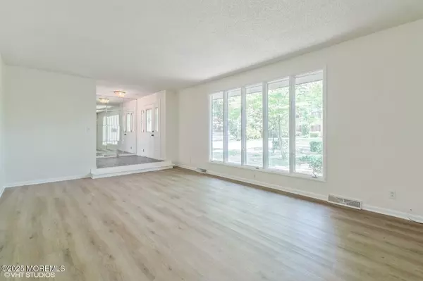 Millville, NJ 08332,1214 Robin Road