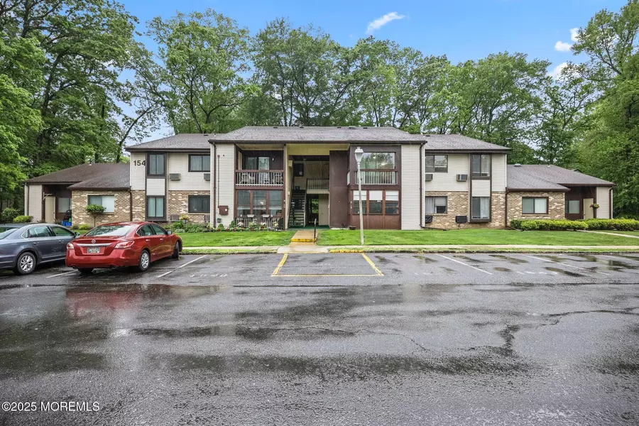 154 Cross Slope Court #J, Manalapan, NJ 07726