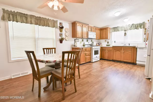 Jackson, NJ 08527,39 Goldenrod Place