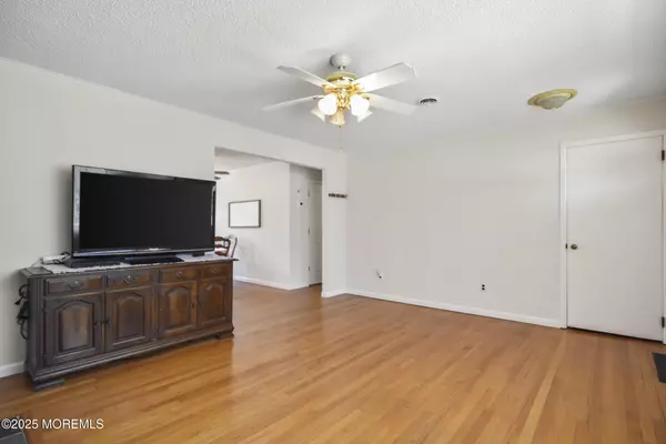 Beachwood, NJ 08722,653 Ship Avenue