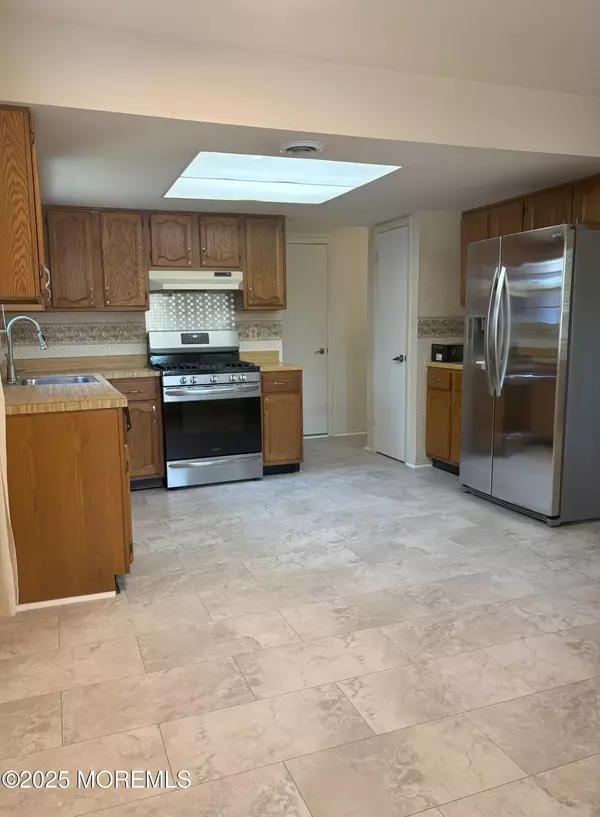 Forked River, NJ 08731,5 Portsmouth