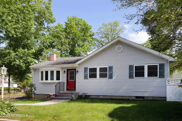 North Middletown, NJ 07748,20 Salisbury Avenue