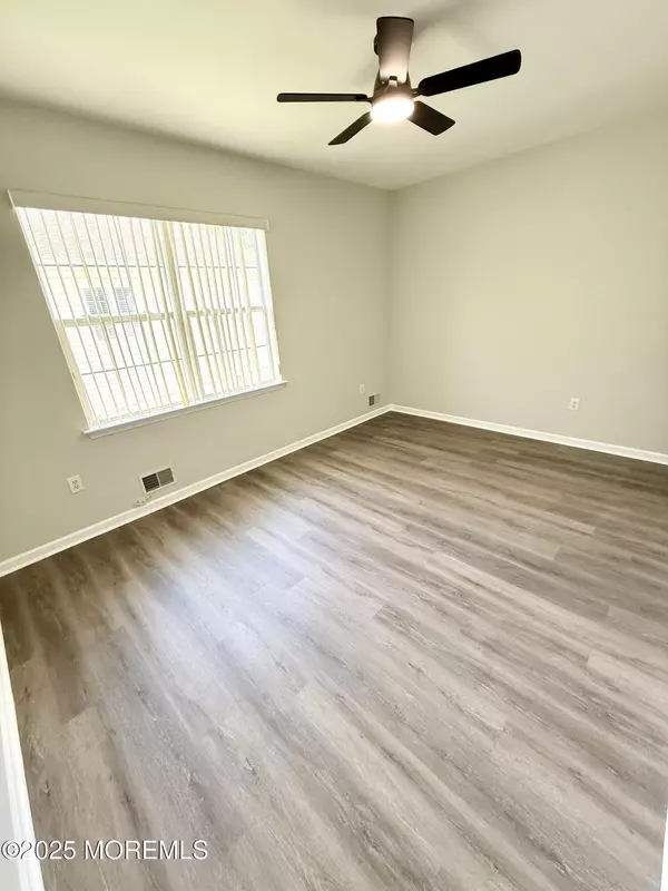 Brick, NJ 08724,37 Tennyson Road