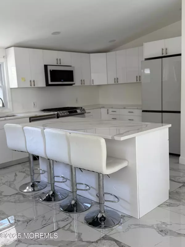 Oakhurst, NJ 07755,429 Brookeside
