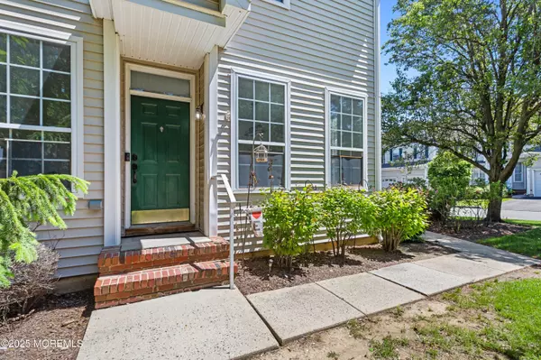 Parlin, NJ 08859,52 Straton Court #1006