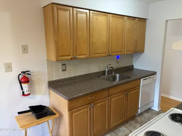 Freehold, NJ 07728,94 Stonehurst Boulevard #E