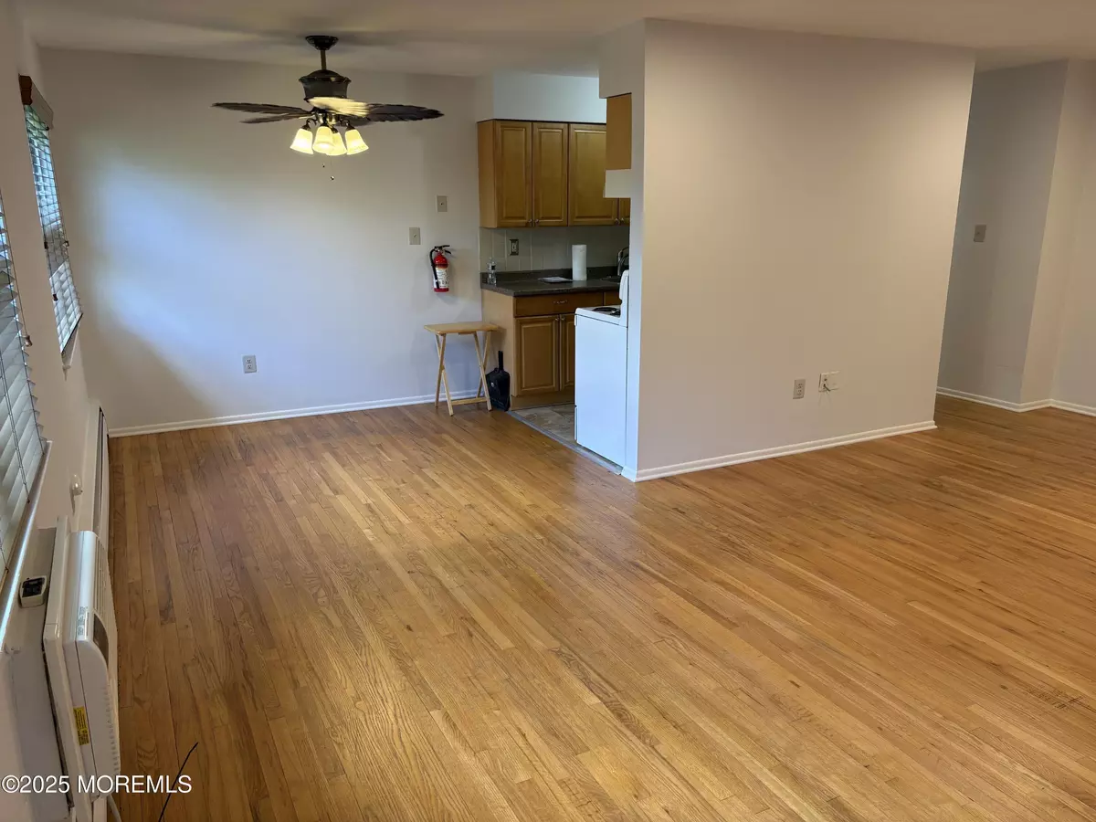 Freehold, NJ 07728,94 Stonehurst Boulevard #E