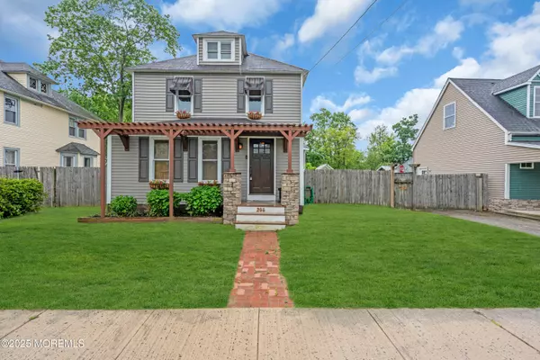 Lakehurst, NJ 08733,208 Cedar Street