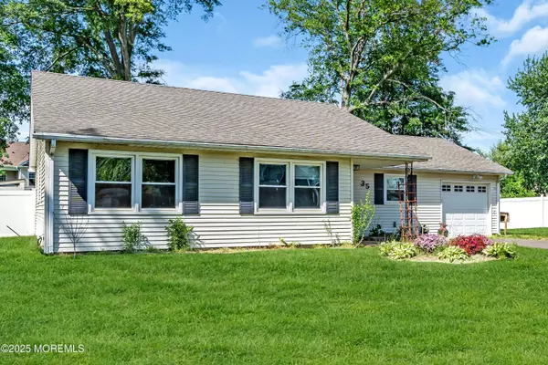 Hazlet, NJ 07730,35 Tara Lin Drive