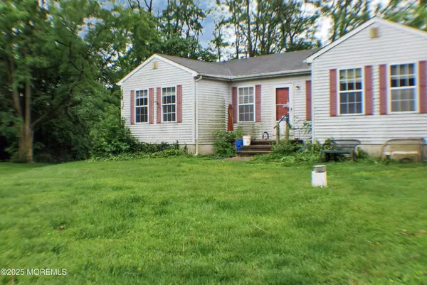 Cookstown, NJ 08511,25 Norlaine Drive