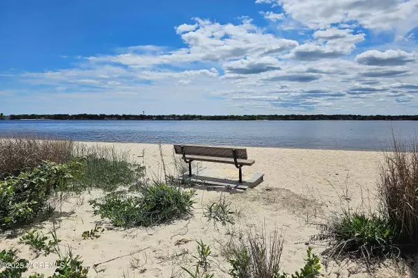 Toms River, NJ 08753,1427 Summit Avenue