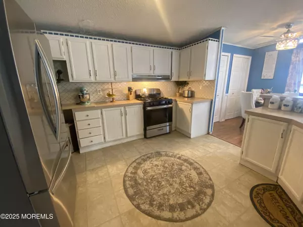 Howell, NJ 07731,89 Seattle Slew Drive
