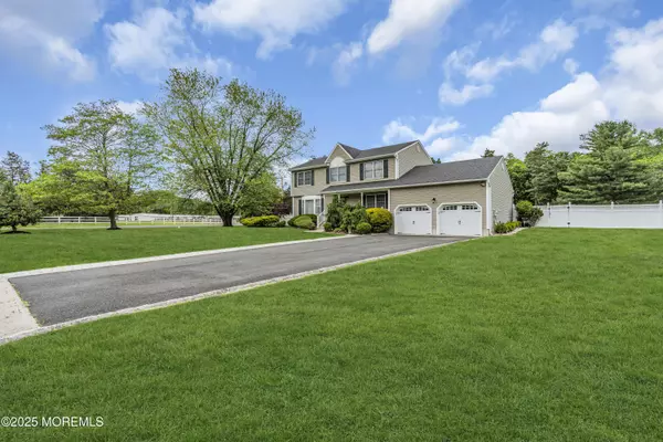 Farmingdale, NJ 07727,1 River Drive