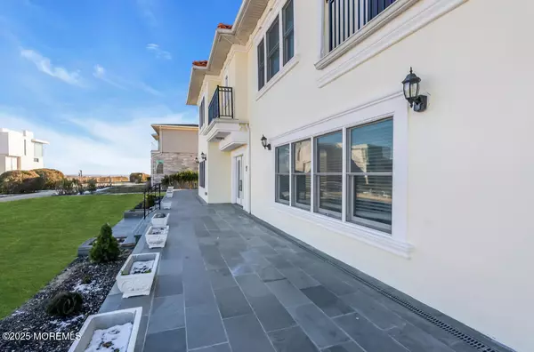 Elberon, NJ 07740,1 Private Drive