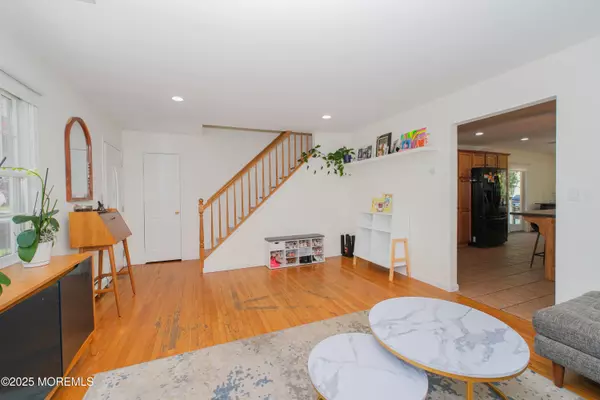 Oakhurst, NJ 07755,209 Woodcrest Road
